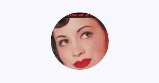 Dulcie Younger en Apple Music