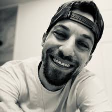 At this point you MUST like EDM. It is now a requirement trust me 😂💀 Ty  @lilgaiiboii for the reminder