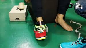 Untuk memastikan kasut sesuai, bagaimanapun, anda perlu mempertimbangkan beberapa faktor utama lain sebelum anda melihat carta penukaran ukuran. Cara Ukur Size Kaki Kasut Dengan Cara Yang Tepat Youtube