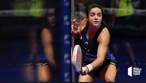 SEMIFINALISTAS ! Las numero dos del ranking @worldpadeltour @paula.josemar  y @asanchezfallada derrotan a Claudia Jensen y Carla Mesa por 5/7 6/3 y 6/2  en el Open de Valencia. #wpt #open #sidespin #newcollection #padel  #sidespinballs