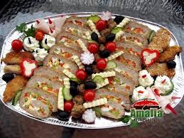 Platoul cu aperitive vegetariene se finalizeaza cu rosii cherry taiate pe. Aperitive Reci Idei De Platouri Aperitive