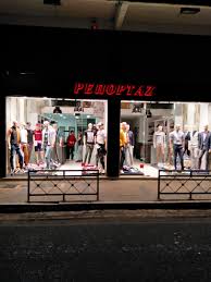 Προσκλητήριο γκαράνη προς τουρίστες στο παραλιακό μέτωπο. Reportaz Home Facebook