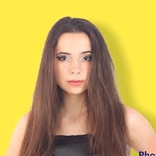 Elisa Rossi's Instagram, Twitter & Facebook