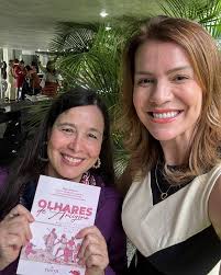 Nessa semana nosso primeiro livro foi lançado em Brasília! O lançamento foi  feito na Enfam, que oportuniza também a divulgação de diversas obras de  seus alunos e alunas. Para nós foi muito