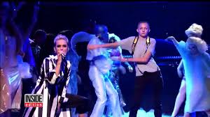 Mccarthy dons sean spicer getup as she films 'snl' on nyc streets. Meet The Dancing Backpack Kid Who Stole Katy Perrys Spotlight On Snl Video Dailymotion