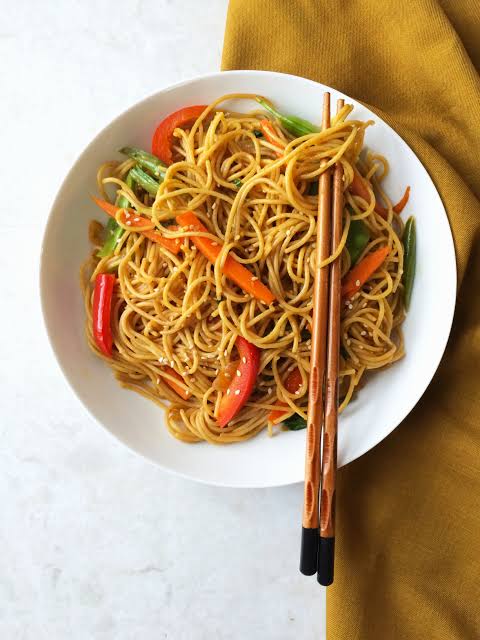 Chilly Garlic Noodles (Non-Veg)