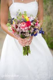 Maybe you would like to learn more about one of these? Bride S Flowers Wedding Flowers Brides Floral Women S Weddinginspiration Wildblumen Hochzeit Blumenstrauss Hochzeit Blumenschmuck Hochzeit