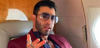 Elaine Keller pede demissão da Jovem Pan após polêmica no "Linha de Frente" 