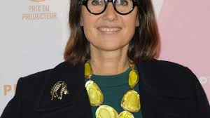 Photo : Martine Laroche-Joubert entourée de ses filles Alexia  Laroche-Joubert et Brigitte Martin Saint Léon, et de ses petites filles  Solveig Blanc et Isaure Multrier