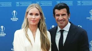 Kariyer sayfasında luis filipe madeira caeiro figo isimli futbolcunun sezon bazında takımının yer almış olduğu turnuvalardaki maç, gol, asist, sarı kart, kırmızı. Da Bola Para A Moda Familia De Figo Aposta Na Publicidade