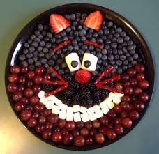 Alice In Wonderland Cheshire Cat Fruit Tray Grapes Blueberries Alice In Wonderland Tea Party Birthday Alice In Wonderland Food Alice In Wonderland Tea Party