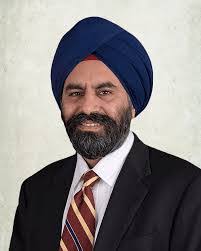 Stephanie Yianitsas's Instagram, Twitter & Facebook