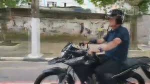 As declarações do presidente brasileiro, declarado apoiante de donald trump. Bolsonaro Comete Infracao De Transito Ao Andar De Moto Com Capacete Solto Em Guaruja Santos E Regiao G1