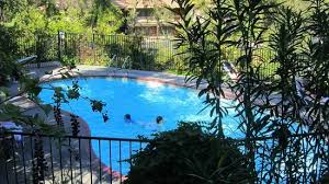 No continental breakfast or perks, but a great budget hotel for those looking to explore yosemite. Pool Picture Of Best Western Plus Yosemite Gateway Inn Oakhurst Tripadvisor