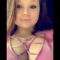 Caroline Setliff's Instagram, Twitter & Facebook