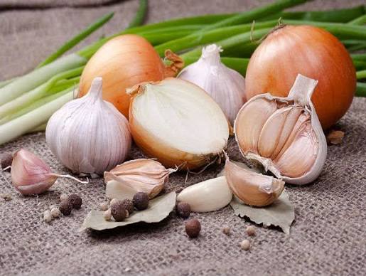 Những lý do bạn nên thường xuyên ăn tỏi và hành tây