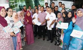 Majlis anugerah kecemerlangan pelajar mtimh 01 dis 2017подробнее. 36 Terima Anugerah Pelajar Cemerlang Stem Exxonmobil Padu