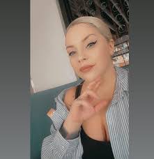 Shawna Landers's Instagram, Twitter & Facebook