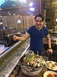 Now is around 5pm, we all the way to prawn valley farm at hulu langat. This Seafood Buffet In Hulu Langat Lets You Catch Your Own Prawns Crabs And Lobsters