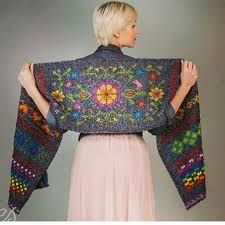 شال hygge مشروع شال المصممة دنماركية l kirsten ballering استخدمت عده تقنيات منها التطريز وعده الوان كل مجموعه الوان اسمته fashion two piece skirt set my style