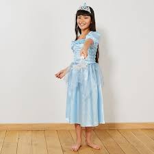 Ce déguisement de princesse comprend tous ces accessoires. Robe Princesse Deguisement F4c3d0
