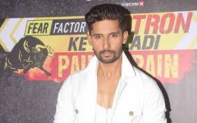 From acting to dancing and then a shift to anchoring ravi has recently wowed his fans with all that he does. Ravi Dubey On Reports Of Tiff With Lopamudra Raut We Discussed It And Laughed It Off Television News