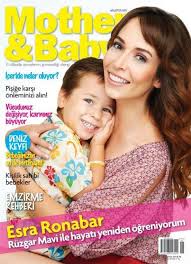 2005'te beyaz gelincik adlı dizide çocuk doktoru bahar rolüyle seyirci karşısına çıktı. Esra Ronabar Mother Baby Magazine August 2013 Cover Photo Turkey