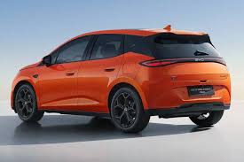 BYD Dolphin G super-híbrido tem 1.040 km de autonomia; quando chega ao Brasil?