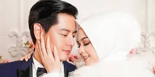 Anak mereka yang berjenis kelamin. Potret Mesra Cut Meyriska Dan Roger Danuarta Setelah Menikah Warganet Baper Merdeka Com