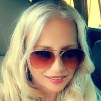 Kellie Dempsey's Instagram, Twitter & Facebook