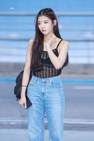 진짜 리아 사복 본인한테 어울리게 잘 입는 것 같음ㅜㅜㅜㅜㅜㅜ ••• 답글. ì‚¬ë°•ë…€ On Twitter ìžˆì§€ Itzy ë¦¬ì•„ ì‚¬ë³µ
