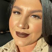 Alexandra Farris's Instagram, Twitter & Facebook