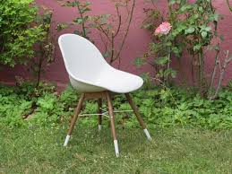 Gartenstuhl Pinta Eukalyptus Weiss Livingruhm Garten Mobel Stuhl Gartenstuhl Kunststoff Kunststoffstuhl Plastik Sitzs Gartenstuhle Stuhle Gartensessel