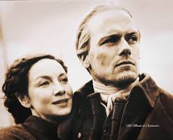 For the 3rd time I'm watching the episode where Claire is at Culloden Moor  and saying goodbye to Jamie at the Fraser stone. Crying again for the 3rd  time 🥲