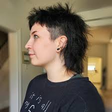 🤘 Cece 🤘 #londonontario #londonontariohairstylist #splitdye #shag  #shaghaircut #emohair #mullet #colourblockinghair #gothhair #skunkhairstyle  #curtainbangs #downtownlondon #althair #althairstylist #girlswithtattoos  #lgbtqfriendly #skunkhair ...