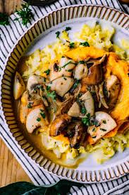 Mushroom Ragout With Pumpkin Celery Mash Klara S Life Rezept Pilzragout Wirsinggemuse Hauptgericht