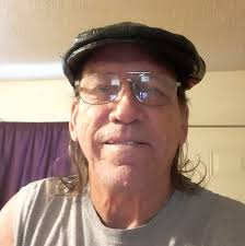 Who are famous left-handed musicians?