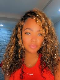 Renee Lineberger's Instagram, Twitter & Facebook