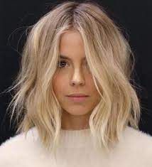 Long Choppy Bob With Middle Part Hair Styles Medium Hair Styles Medium Length Hair With Layers