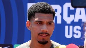 Araujo: ¿"Ser capitán? Yo voy a ser un líder con o sin cinta en el brazo"