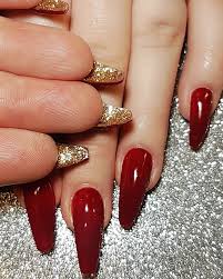 Red Gel Nails With Gold Glitter Underneath Paznokcie Design