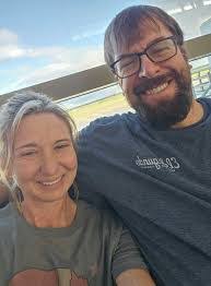 Darryl Glayzer's Instagram, Twitter & Facebook