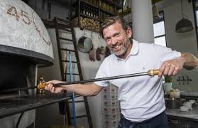 The midfielder rejected sir alex feruguson's first approach before signing. Jesper Blomqvist Goes From Man Utd Star To Opening Up And Making Pizza At Stockholm Restaurant