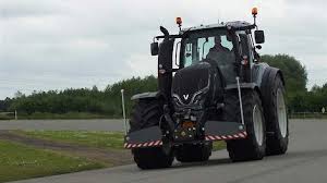Tractor kleurplaat fendt kleurplaat tractor kleurplaten breien en haken en haken. Valtra Veiligheid Voorop Bij Valtra Trekkerweb Nl Mechanisatienieuws Voor De Landbouw En Groensector