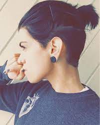 Now, short haircuts, men's clothing is firmly entrenched in the women's wardrobe and are no longer considered shocking. Tomboy Undercut Girl Short Hair Novocom Top