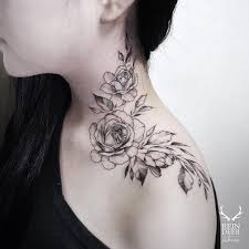 Roses Tattoo On Girl Shoulder And Side Neck Jpg 1080 1080 Rose Neck Tattoo Best Neck Tattoos Neck Tattoos Women