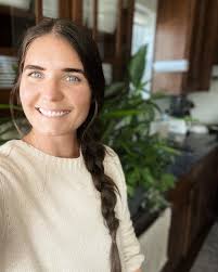 Kimberly Laird's Instagram, Twitter & Facebook