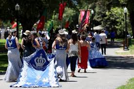 El 25 de abril, sin duda una fecha que todos los portugueses tienen marcado en el calendario. San Jose Celebrates Portuguese Community With Food Family