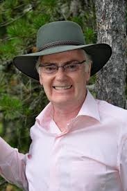 Larry Wayne's Instagram, Twitter & Facebook