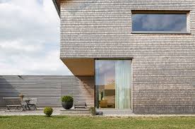 Weitere ideen zu holzschindeln, fassade, architektur. Architektur Einfamilien Holzhaus Mit Schindeln Im Allgau